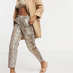 leather look cropped tapered pant in snake multi